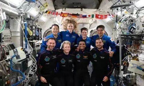 Shukla begins journey back to Earth