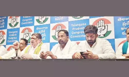 Ponnam bristles at BJP, BRS for bid to stonewall BC ordinance