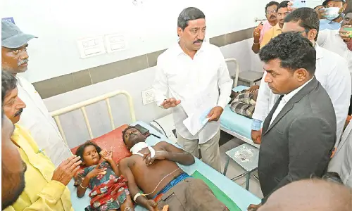 Nine killed, 12 injured as mango truck overturns