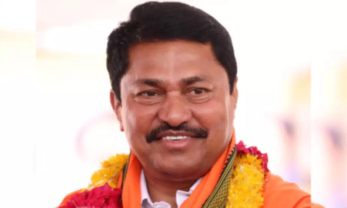 Congress raises honeytrap scandal targeting Maha’s high-ranking officers and politicians Congress raises honeytrap scandal targeting Maha’s high-ranking officers and politicians