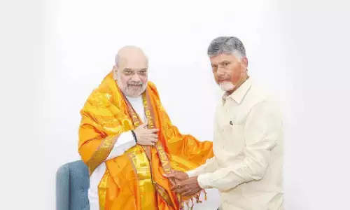 CM meets Amit Shah, lists out financial needs