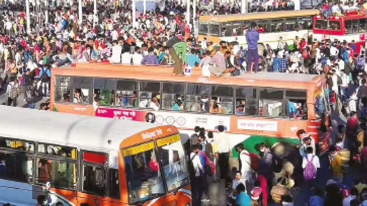 Chaos in Delhi as private bus fleet goes off-road Chaos in Delhi as private bus fleet goes off-road