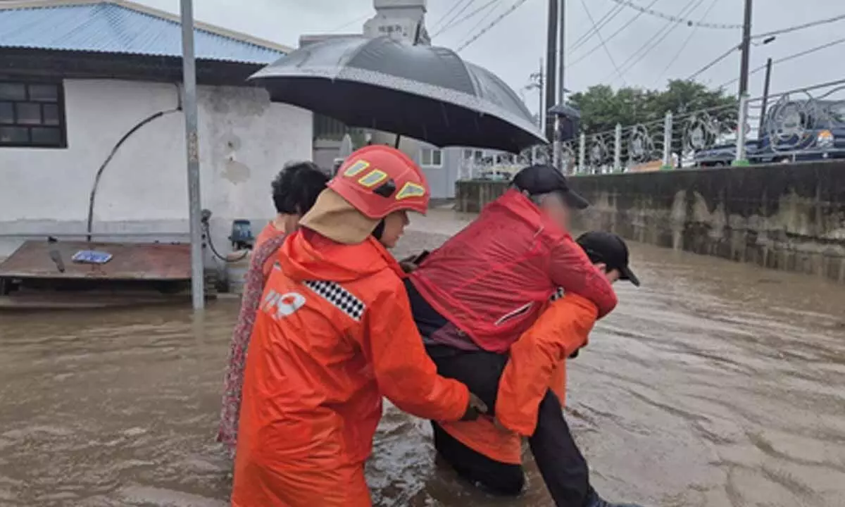 Two dead, 1000 evacuated as torrential rains hit parts of South Korea Two dead, 1000 evacuated as torrential rains hit parts of South Korea