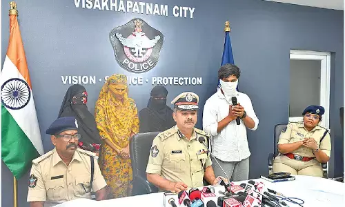 Fake agents taken into custody by city police