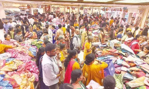 Mega discounts at South India Shopping Mall