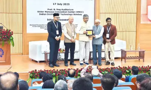 SKLTGHU honoured with Best University Award for promoting open-source GIS in education