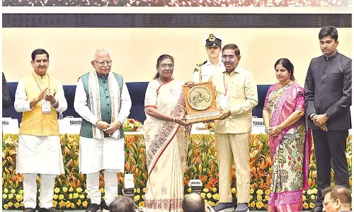 Narayana receives Swachh Survekshan awards from Prez