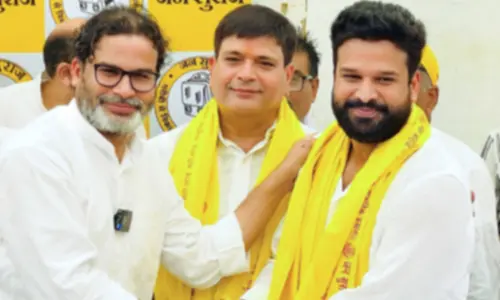 Bihar: Former ADGP JP Singh, Bhojpuri star Ritesh Pandey join Jan Suraj Party