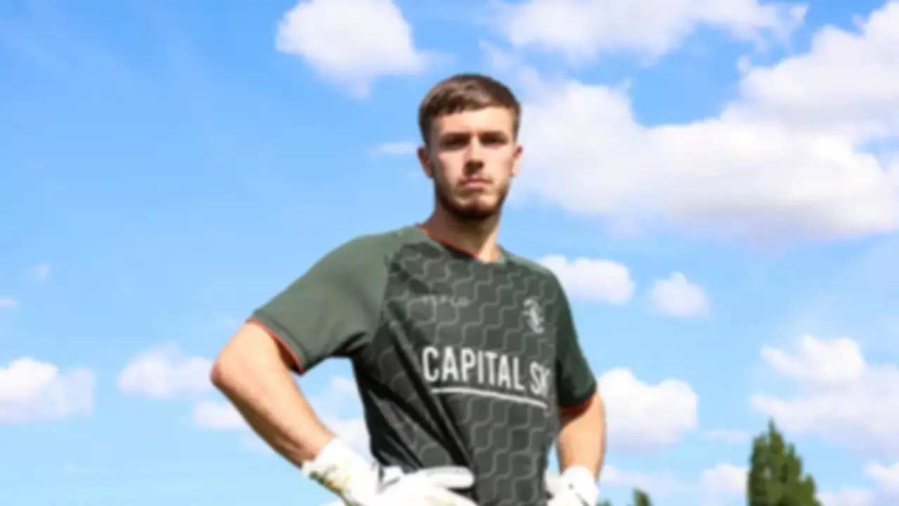 Luton Town sign Tottenham goalkeeper Josh Keeley