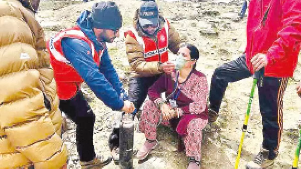 7,900 pilgrims leave Jammu for Amarnath after 1-day suspension 7,900 pilgrims leave Jammu for Amarnath after 1-day suspension