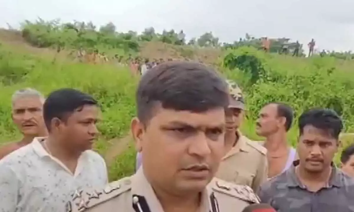 Miscreants set girl on fire in Puri dist Miscreants set girl on fire in Puri dist