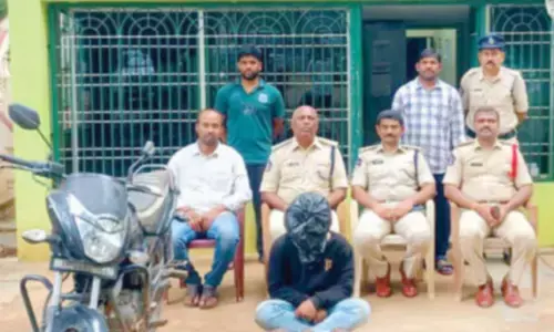Smuggler held, 3 red sanders logs seized
