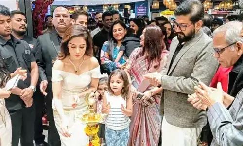 Nushrratt Bharuccha inaugurates store