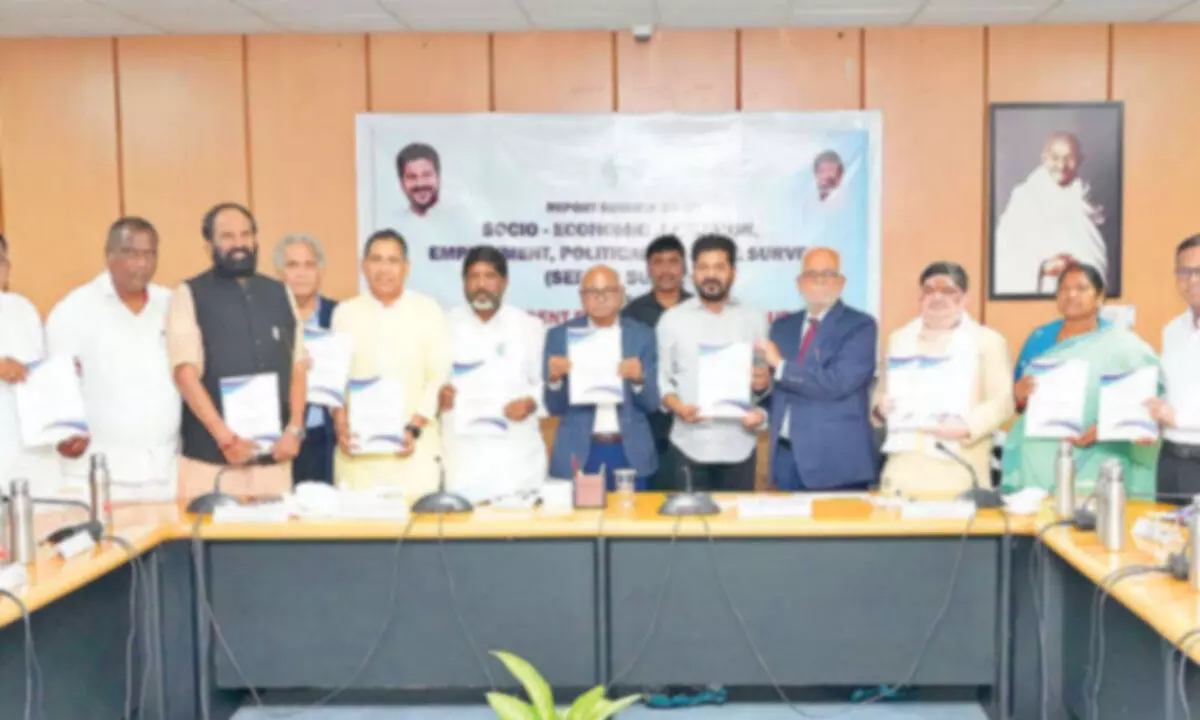 Expert committee submits caste census report to CM