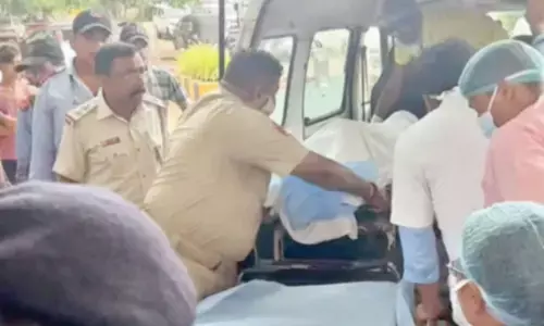 Miscreants set girl on fire in Puri dist