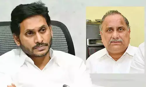 YS Jagan Inquires About Mudragada Padmanabhams Health