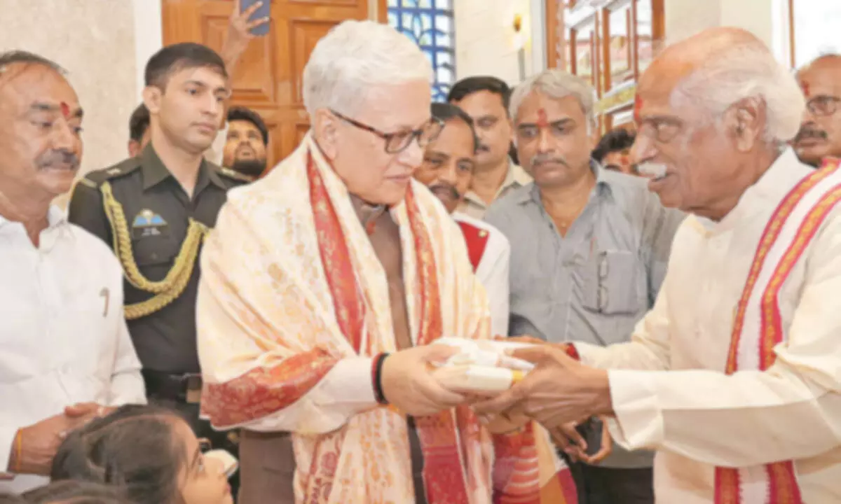 Governor extends Bonalu greetings to people Governor extends Bonalu greetings to people