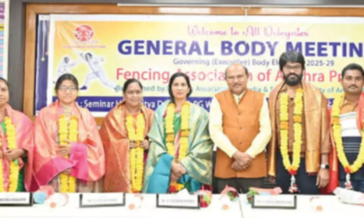 Fencing Assn elects new committee Fencing Assn elects new committee