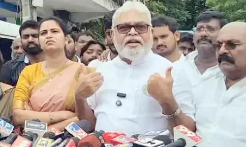 Police grill Ambati, Rajini