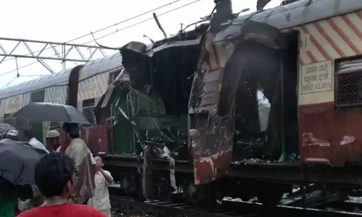 Maharashtra ATS Challenges Mumbai Train Blasts Acquittals In Top Court Maharashtra ATS Challenges Mumbai Train Blasts Acquittals In Top Court
