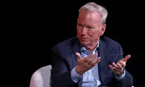 Former Google CEO Eric Schmidt Says Turning Off Phones Is the Key to Regaining Focus