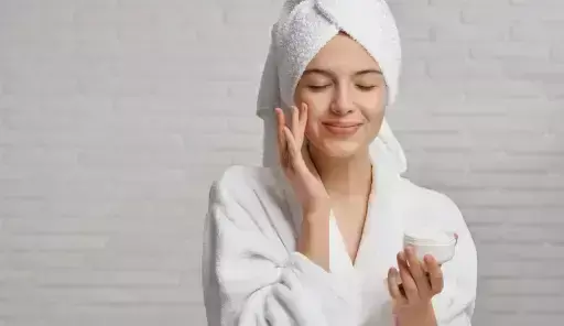 Achieve a Perfect Matte Glow with Foxtale’s Oil Balancing Moisturizer