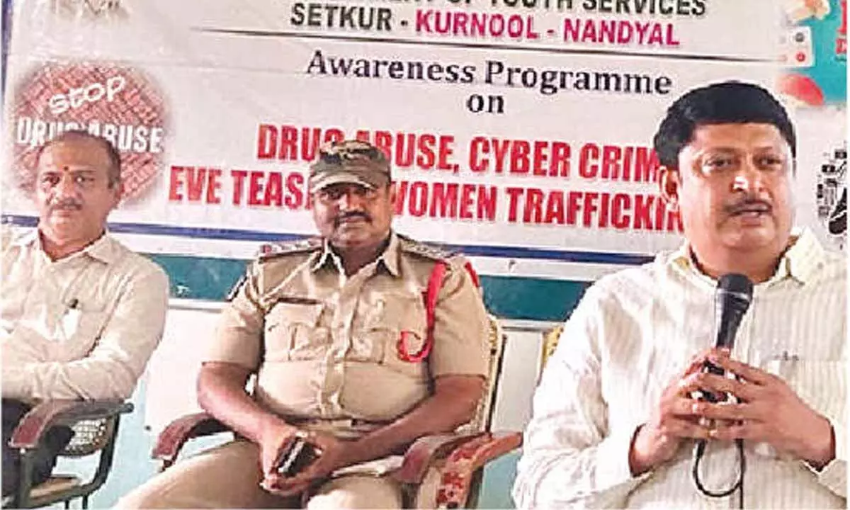 Youth advised to stay away from narcotics