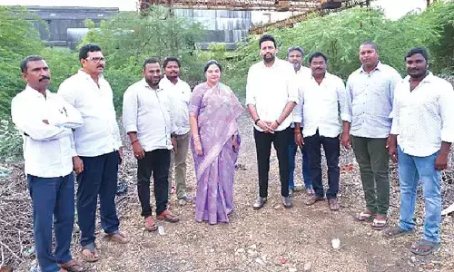 Industries Minister visits Kovur sugar factory