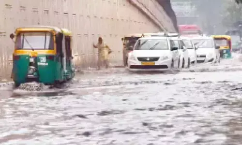 Rain triggers traffic jams across Delhi