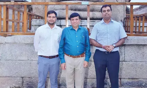 Spl CS worships Veerabhadra Swamy