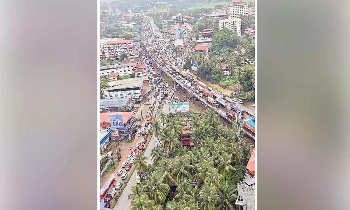 NH repairs near Kuloor bridge triggers highway bottleneck