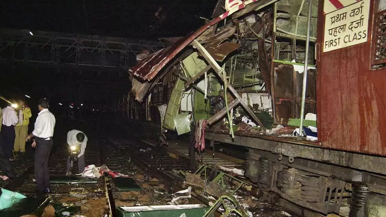 Supreme Court Stays Mumbai Train Blasts Acquittal Order But Refuses Re-Arrest Of Accused Supreme Court Stays Mumbai Train Blasts Acquittal Order But Refuses Re-Arrest Of Accused