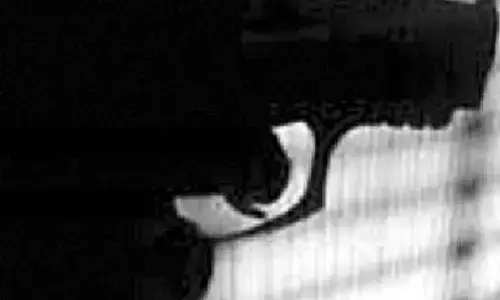 BSF jawan robs jewellery store using toy gun, held