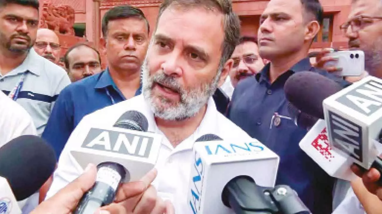 Rahul alleges voter list fraud, warns EC of Oppn action