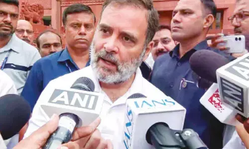 Rahul alleges voter list fraud, warns EC of Oppn action