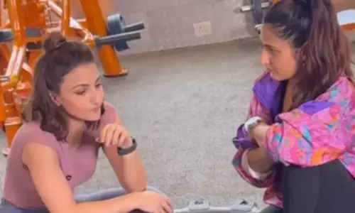 Soha Ali Khan enjoys a fun workout session with Fatima Sana Shaikh, says next time push-ups pukka
