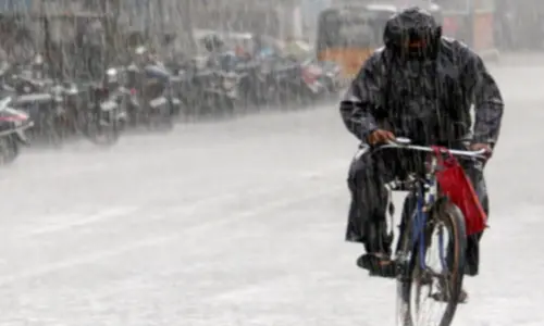 Heavy rainfall lashes MPs Gwalior, Chambal divisions; waterlogging at Speaker Tomars bungalow