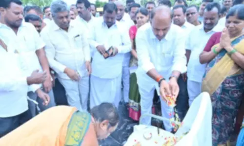 MLA Bandla Krishna Mohan Reddy Launches Rs 3 Crore Infrastructure Development at Gadwal Agricultural Market Yard