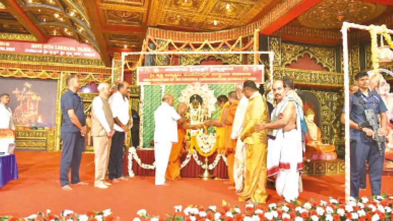 Gita’s teachings key to peace, says Governor at Udupi Janmashtami event Gita’s teachings key to peace, says Governor at Udupi Janmashtami event