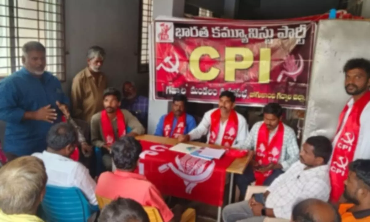 CPI Demands Completion of Pending Projects, Slams Religious Politics and Corporate Favoritism at Gadwal Mandal Conference CPI Demands Completion of Pending Projects, Slams Religious Politics and Corporate Favoritism at Gadwal Mandal Conference
