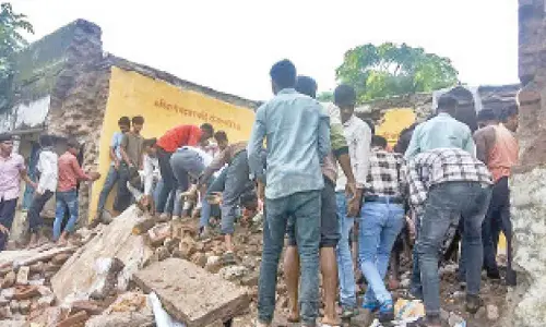 7 children killed as school building collapses in Raj
