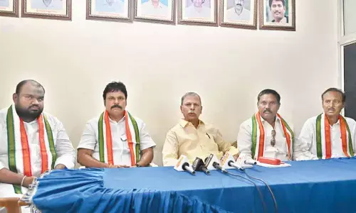 Both PM and CM failed miserably to rescue farmers: Tulasi Reddy