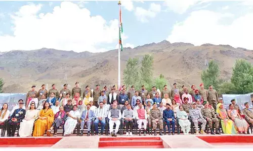 President, PM lead nation to pay tributes to martyrs