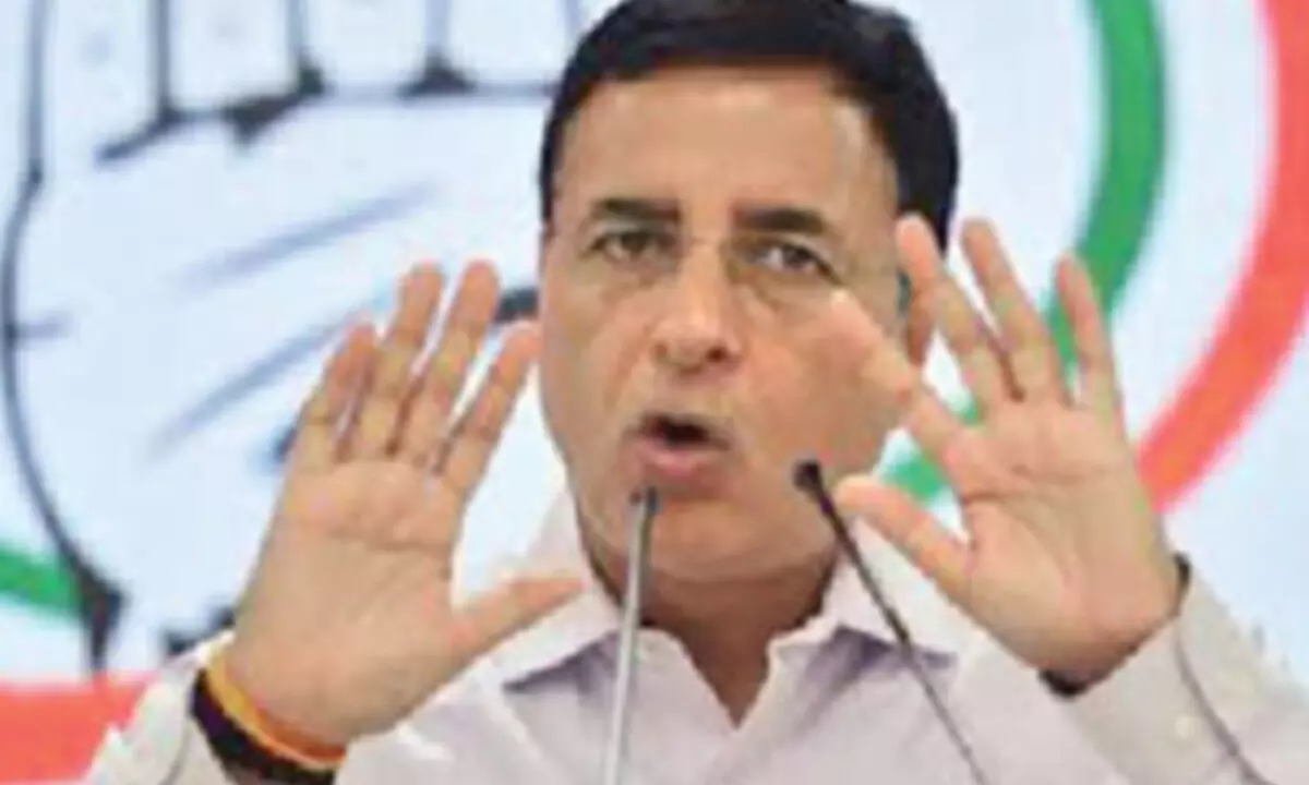 Surjewala not interfering in admin, says Parameshwara