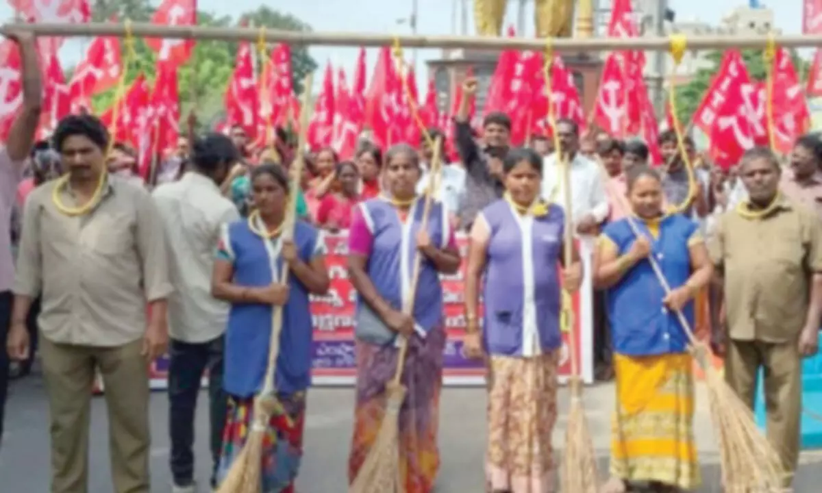 Handing over of sanitation works to contractors strongly opposed