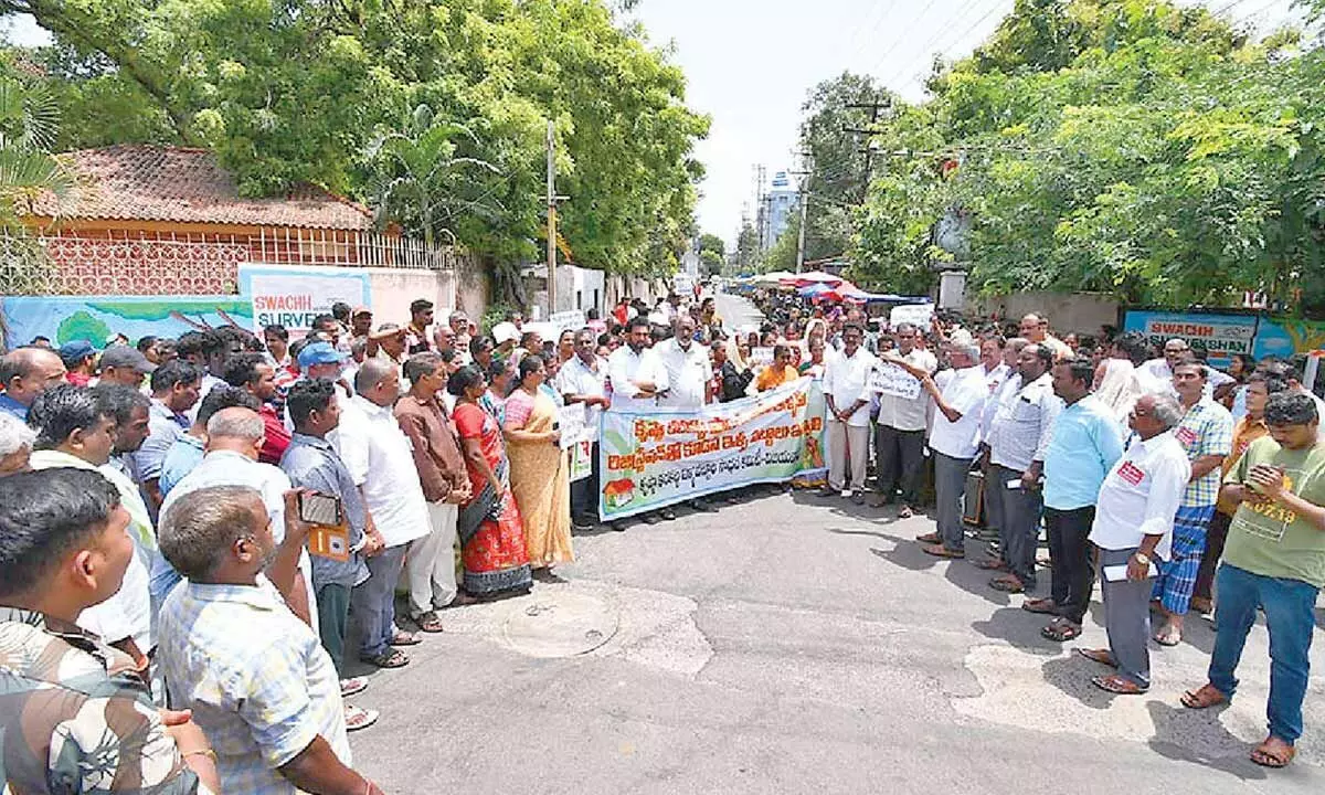 Registered house deeds, rooftop conversion rights demanded
