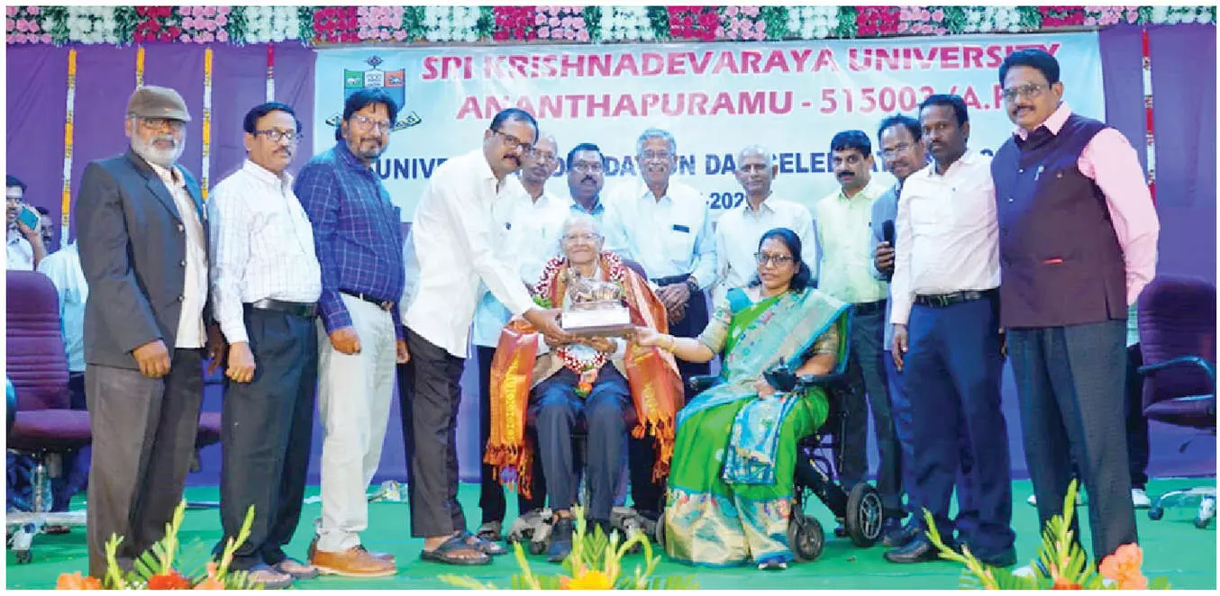 Krishnadevaraya University celebrates Foundation Day with grandeur