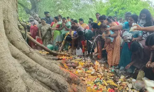 Devotees Perform Milk Offerings at Hanumakonda on Nagula Panchami