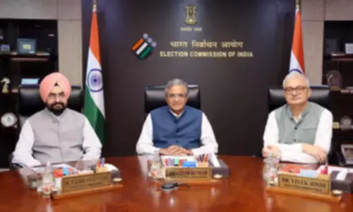 Link voter list with Aadhaar to ensure transparent polls: Shiv Sena urges ECI