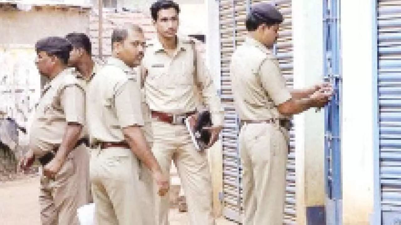 23 cops suspended after custodial death 23 cops suspended after custodial death